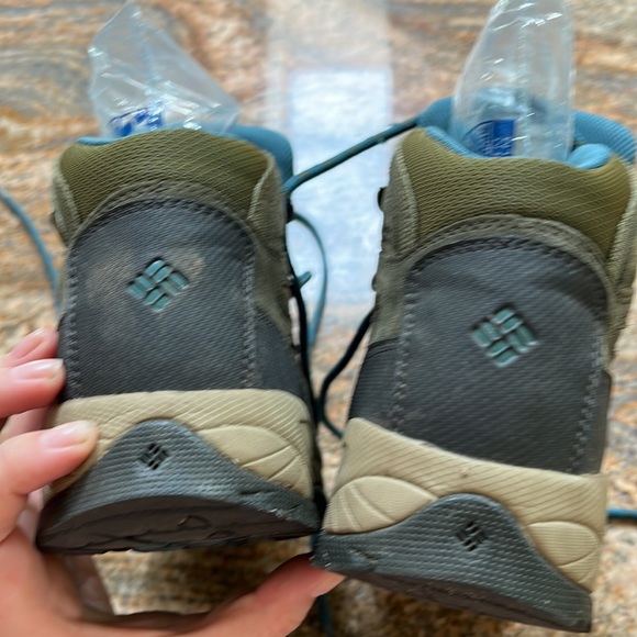 Columbia Newton Ridge plus waterproof amped hiking boots. Women’s sz 8. - Picture 5 of 5